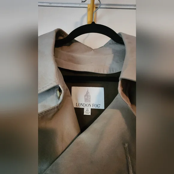 Men's London Fog raincoat, size 45 regular - Picture 6 of 7